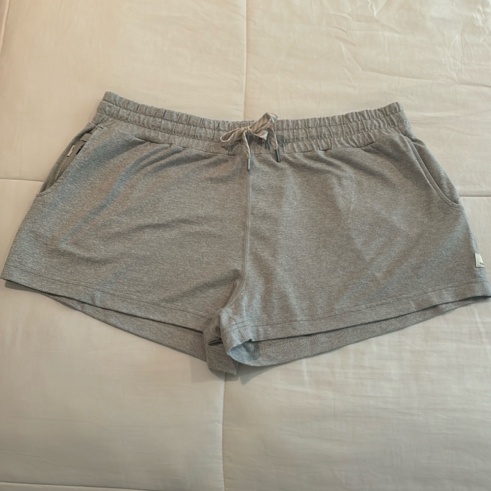 Vuori Shorts